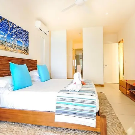 Cap Ouest Beachfront Residences Flic en Flac Exterior photo