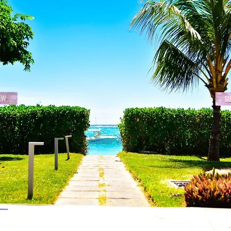 Cap Ouest Beachfront Residences Flic en Flac Exterior photo