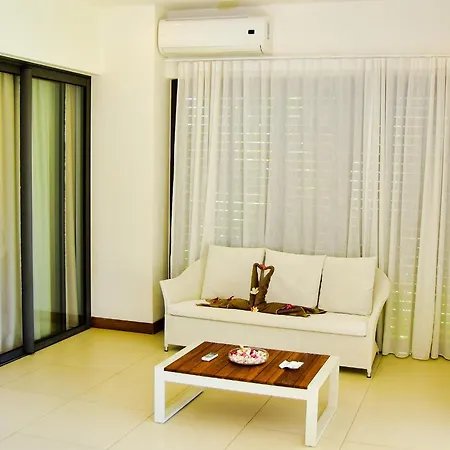 Cap Ouest Beachfront Residences Flic en Flac Exterior photo
