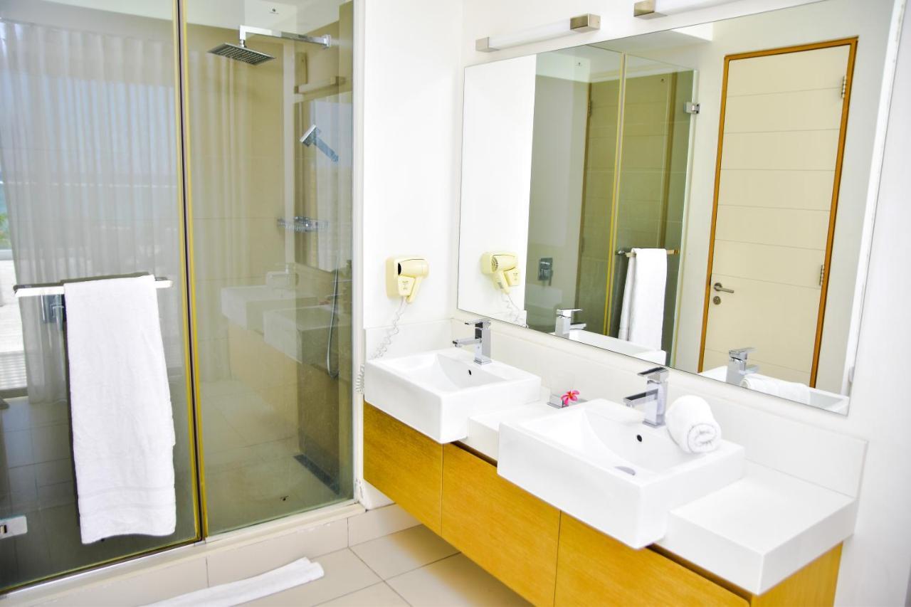 Cap Ouest Beachfront Residences Apartment *